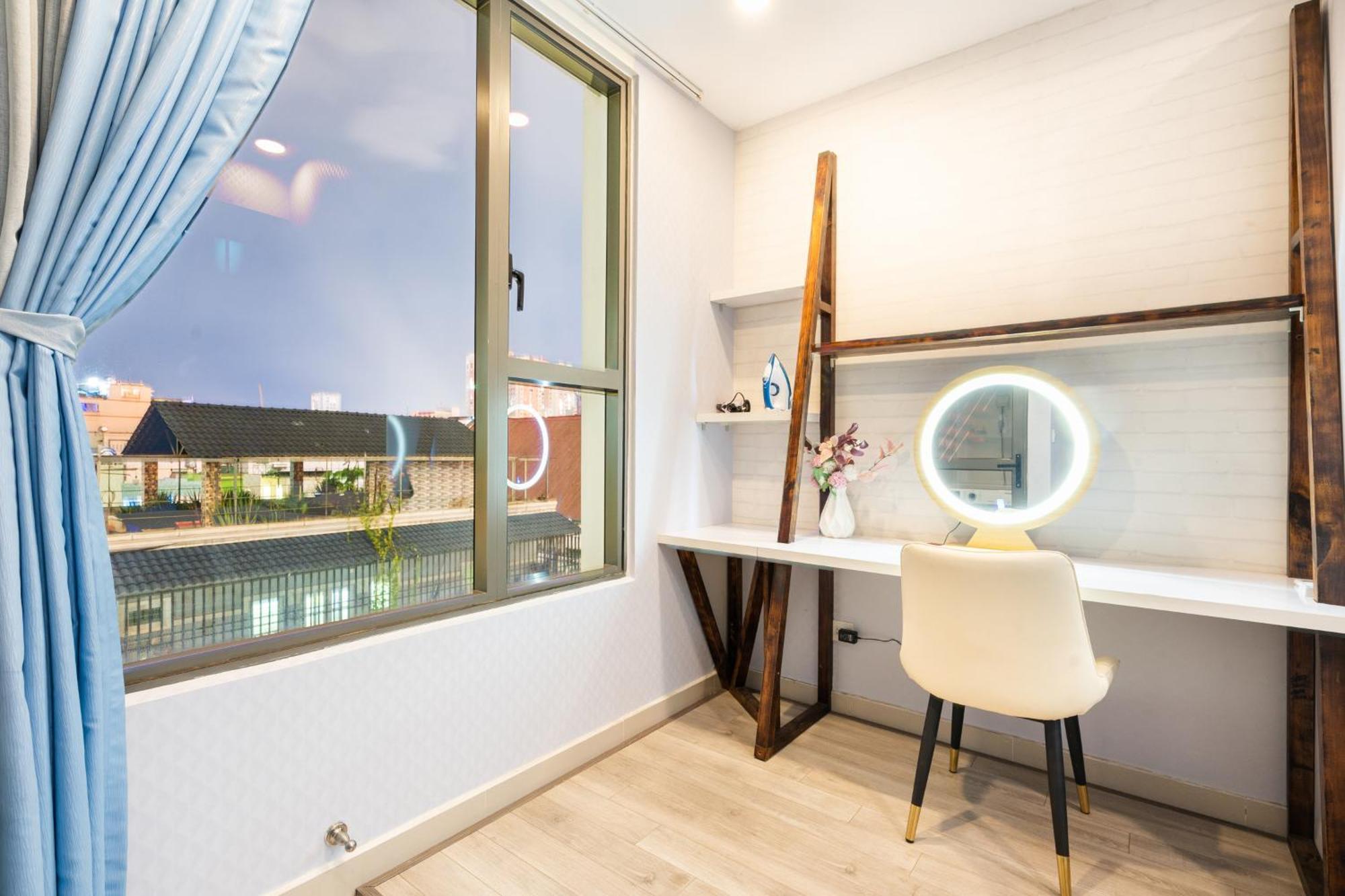 Double E Saigon In Rivergate Building Apartment *